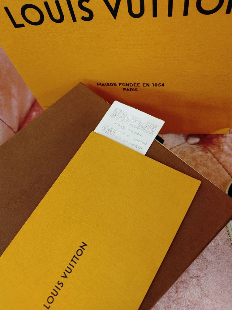 정품- 루이비통 스니커즈-영수증 포함--3