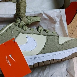 나이키 운동화.덩크 로우 레트로S(사이즈 280)E-새상품