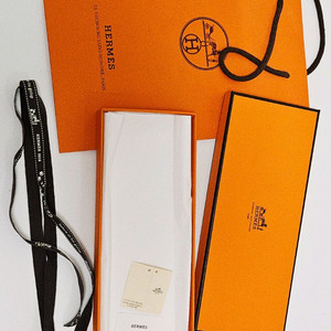 에르메스 스카프 박스와 구성품들