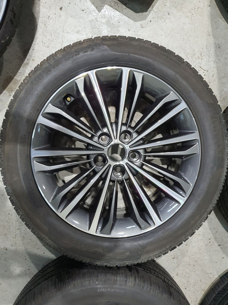 제네시스EQ900 18인치 순정 휠타이어 판매합니다 이미지