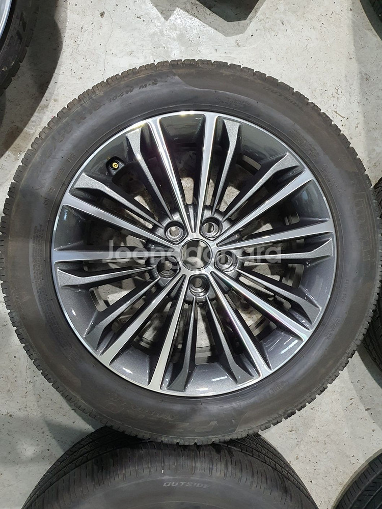 제네시스EQ900 18인치 순정 휠타이어 판매합니다--2