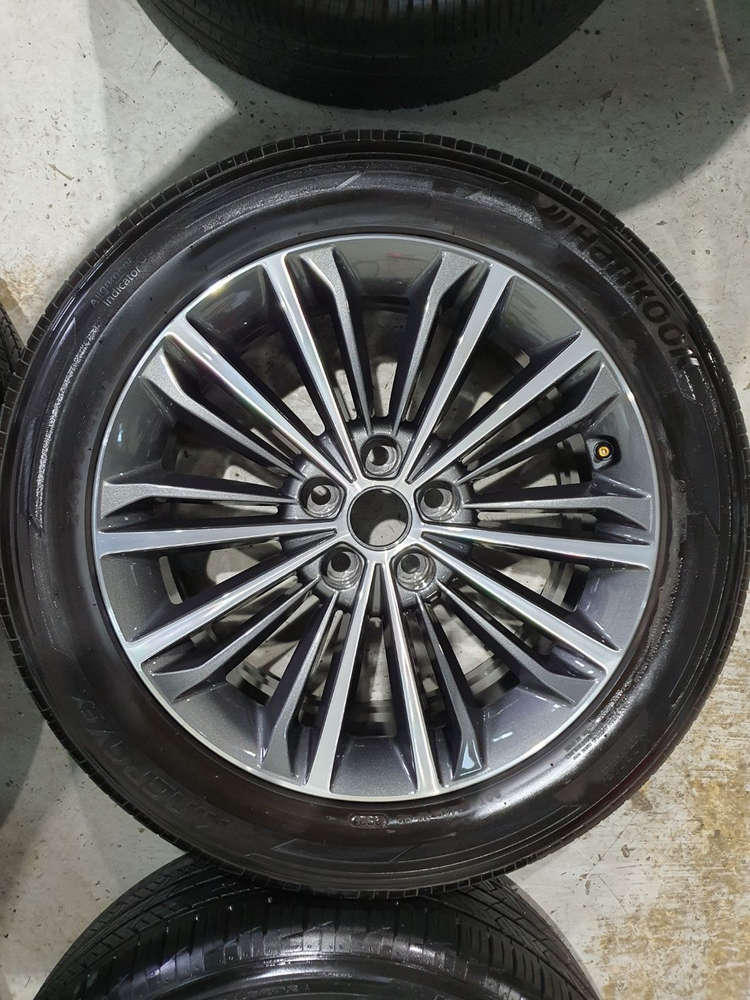 제네시스EQ900 18인치 순정 휠타이어 판매합니다 이미지