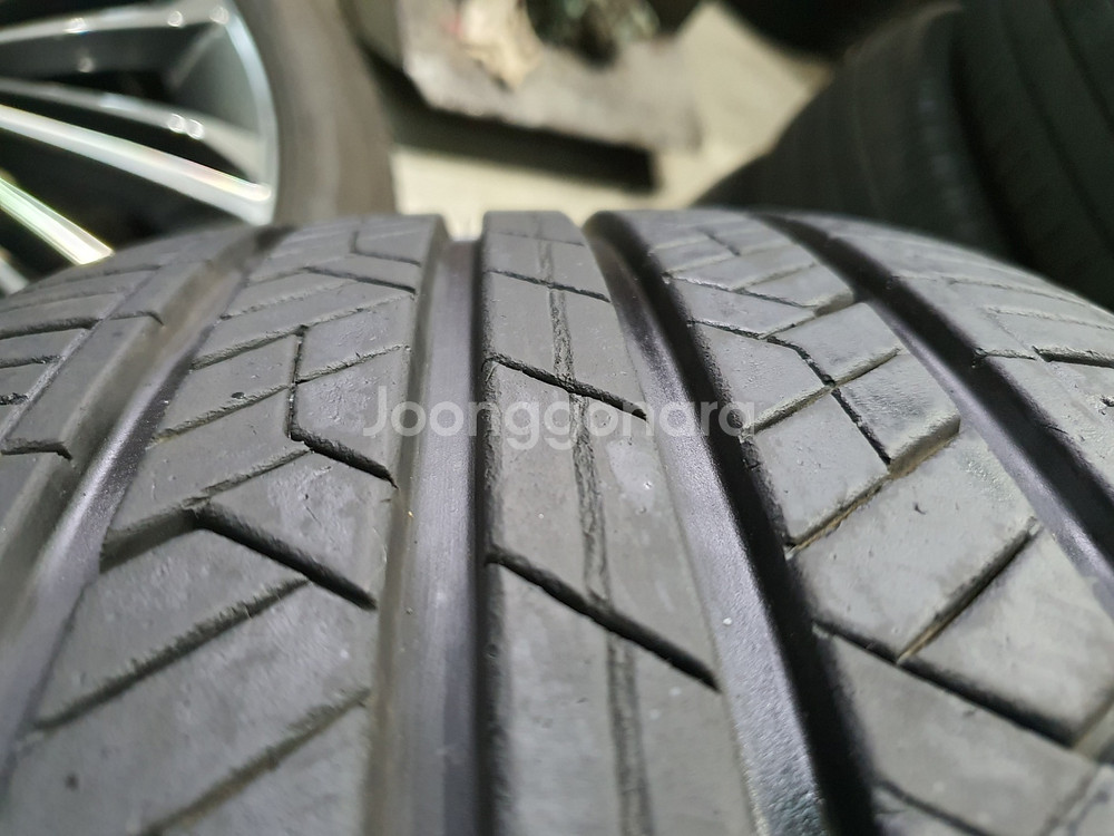 제네시스EQ900 18인치 순정 휠타이어 판매합니다--5