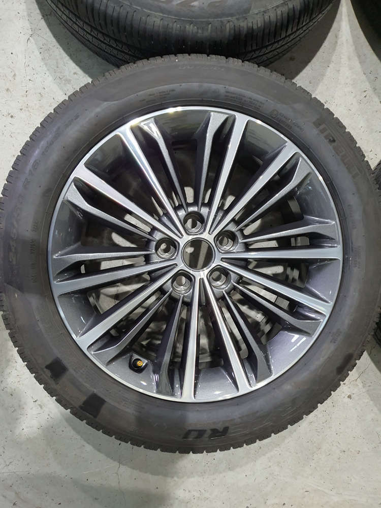 제네시스EQ900 18인치 순정 휠타이어 판매합니다 이미지