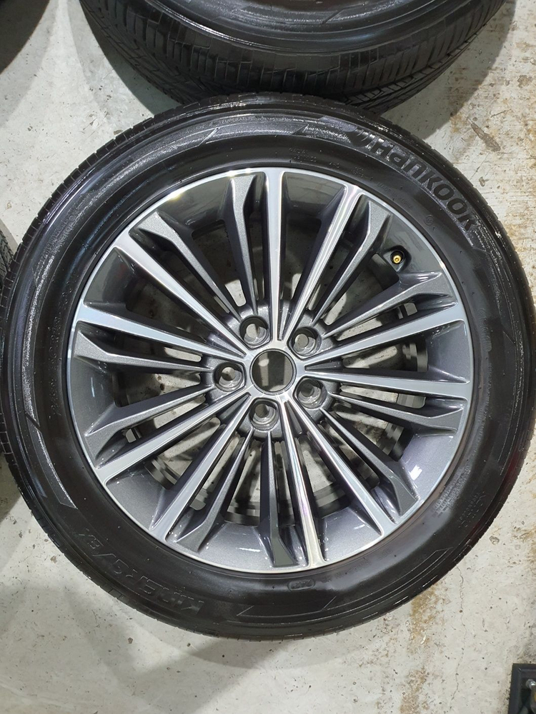 제네시스EQ900 18인치 순정 휠타이어 판매합니다 이미지