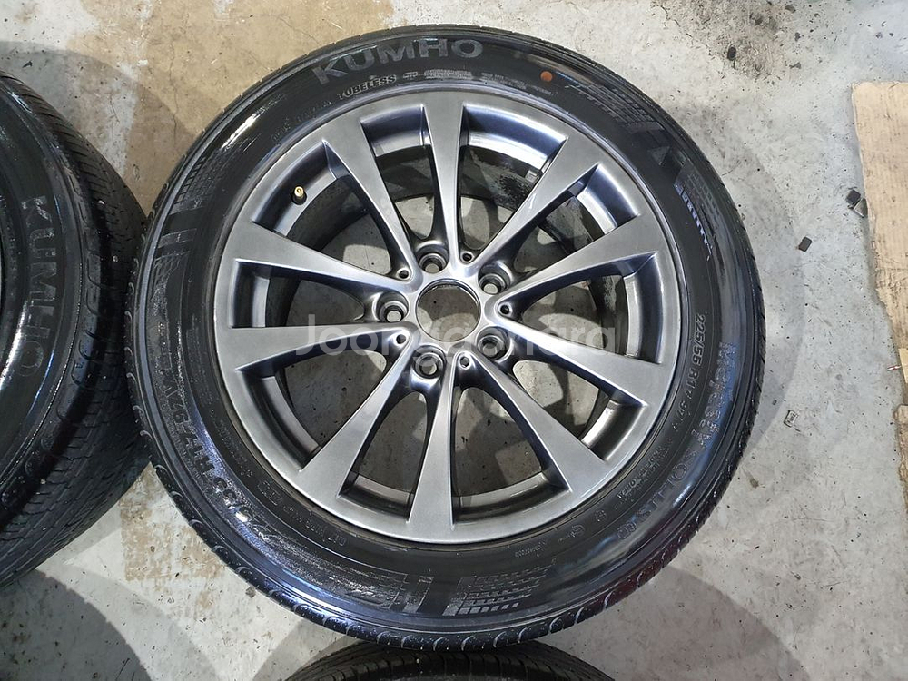 BMW F35 3GT 17인치 순정 휠타이어 판매합니다--4