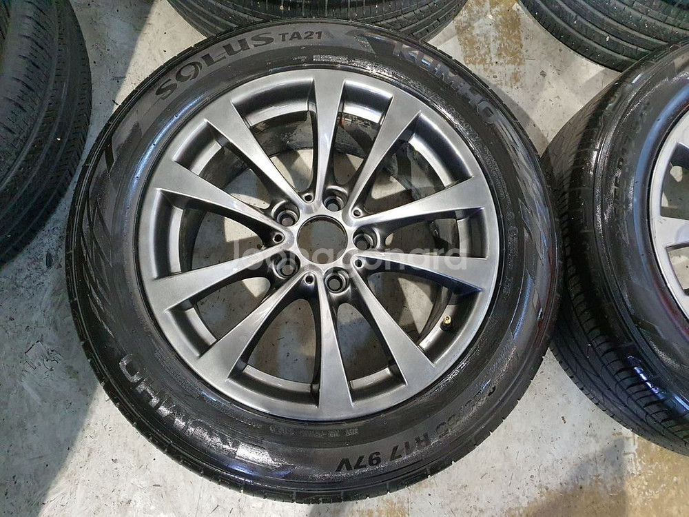 BMW F35 3GT 17인치 순정 휠타이어 판매합니다--2