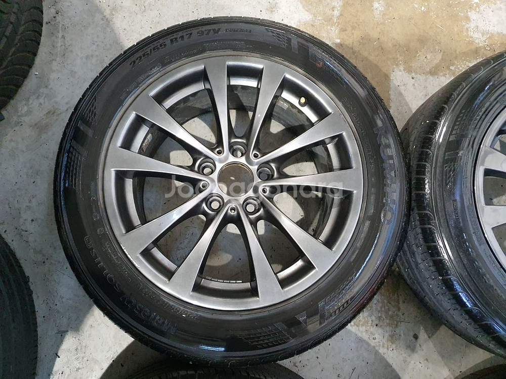 BMW F35 3GT 17인치 순정 휠타이어 판매합니다--3