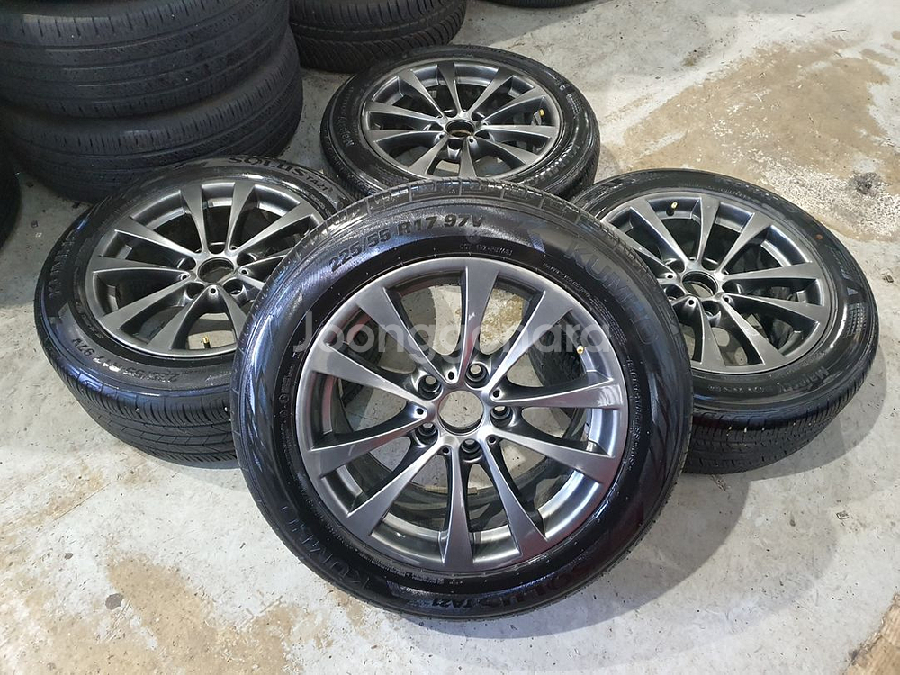 BMW F35 3GT 17인치 순정 휠타이어 판매합니다--6