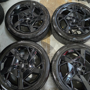 싼타페TM 20인치 순정 블랙 휠타이어 판매합니다