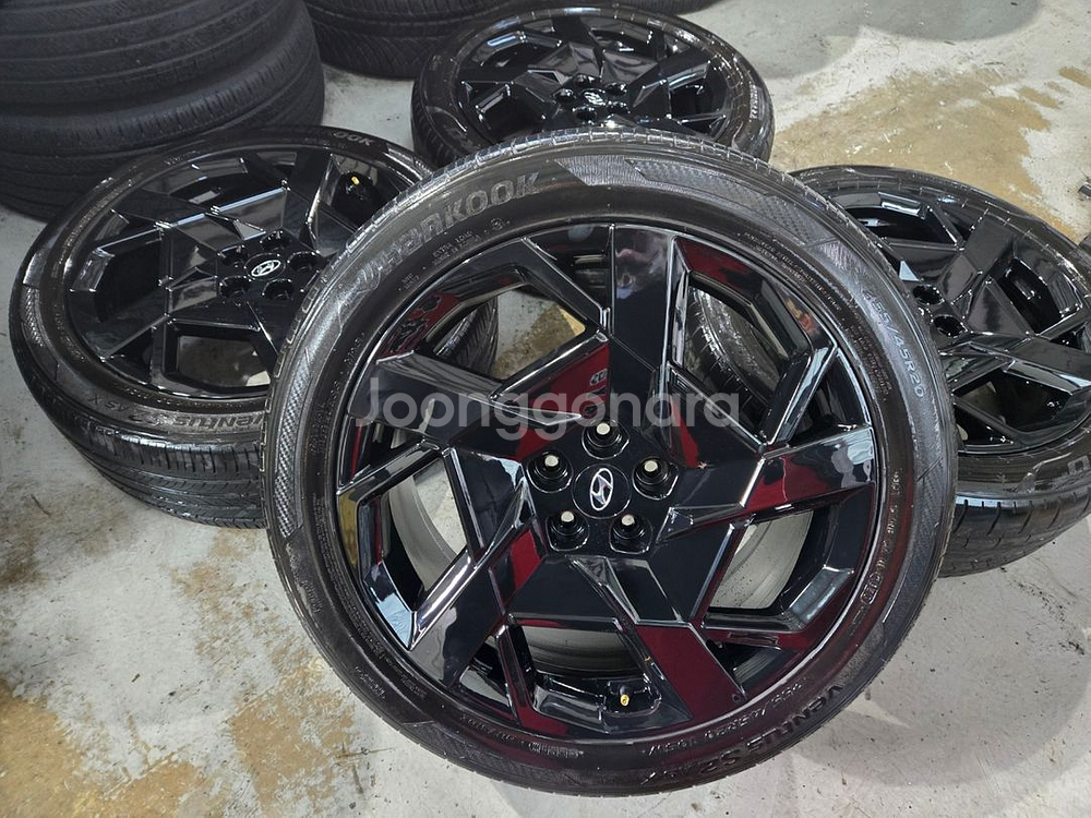 싼타페TM 20인치 순정 블랙 휠타이어 판매합니다--6