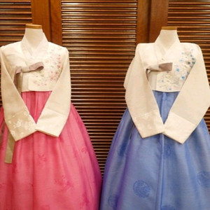 강종순 혼주 한복 3벌