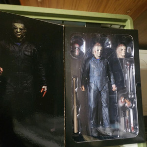 네카 마이클 마이어스 팝니다. 1/12 액션피규어