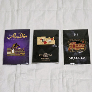 뮤지컬 샤롯데 뱃지 알라딘 드라큘라 오페라의유령 연뮤 md