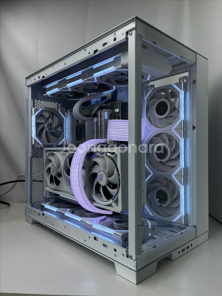 9950X3D RTX 5080 아스트랄 리안리 초고사양 완/반본체--3