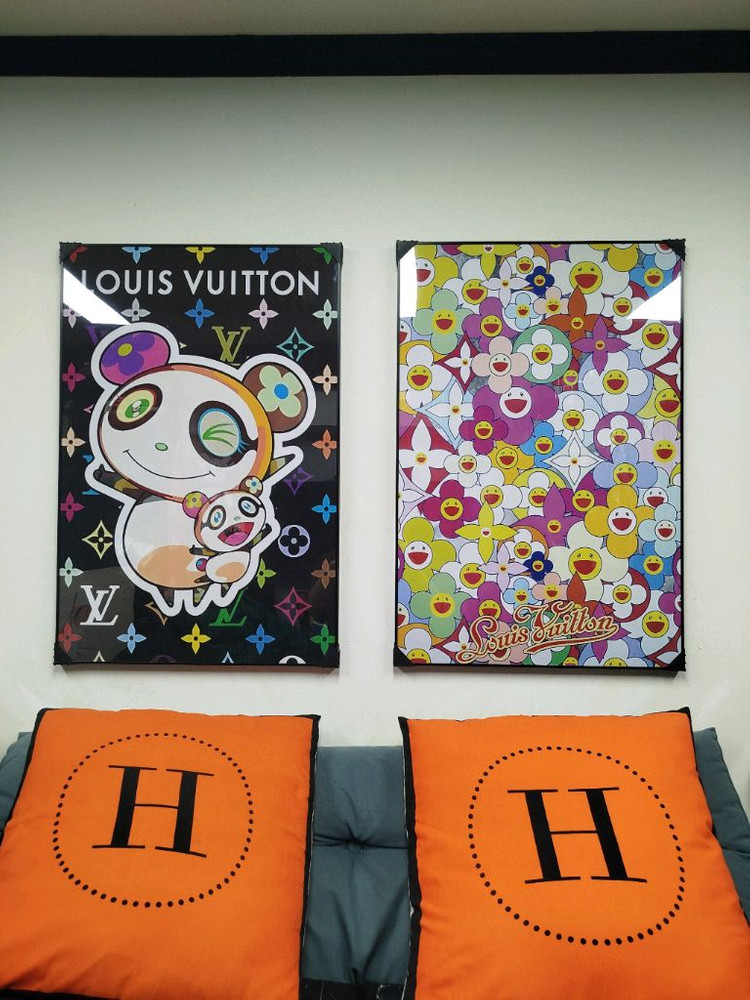 루이비통 카이카이키키 대형 그림액자 그림 액자 팝아트 인테리어소품 명품그림 명품액자 꽃 곰인형 콜라보 인테리어--3