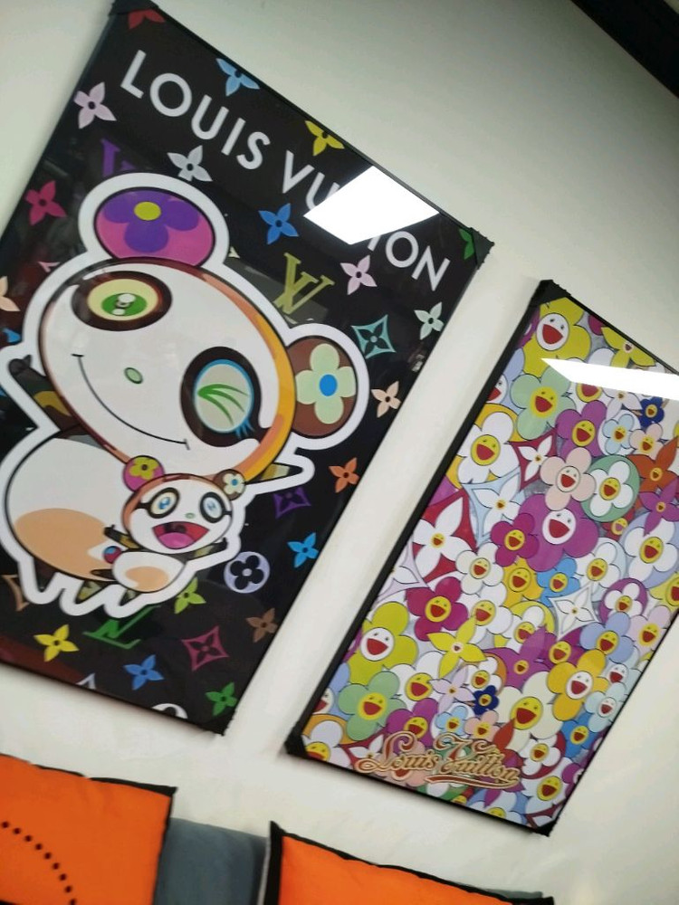 루이비통 카이카이키키 대형 그림액자 그림 액자 팝아트 인테리어소품 명품그림 명품액자 꽃 곰인형 콜라보 인테리어--8