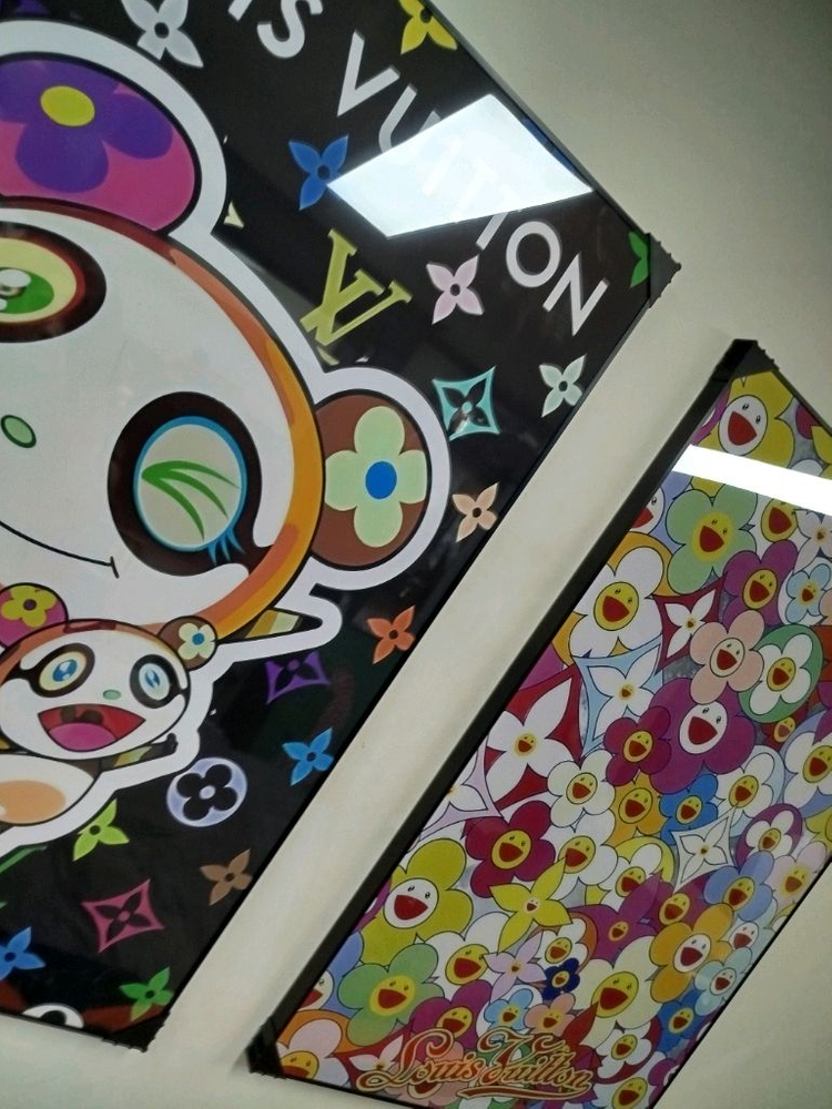 루이비통 카이카이키키 대형 그림액자 그림 액자 팝아트 인테리어소품 명품그림 명품액자 꽃 곰인형 콜라보 인테리어--4