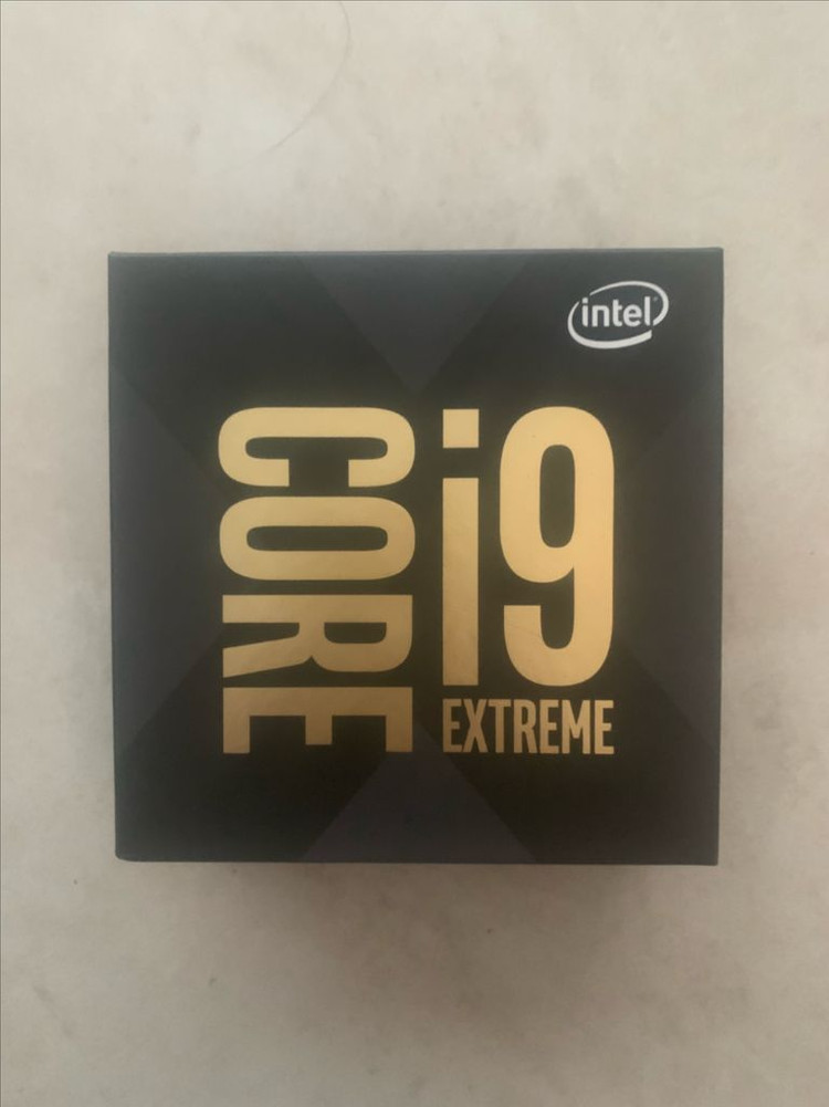 인텔 i9-9980XE 정품 박스 판매합니다--2