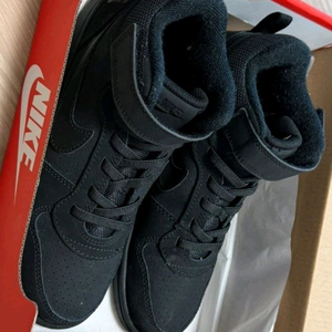 나이키 코트버러우 미드 블랙 2y 210 1번착화