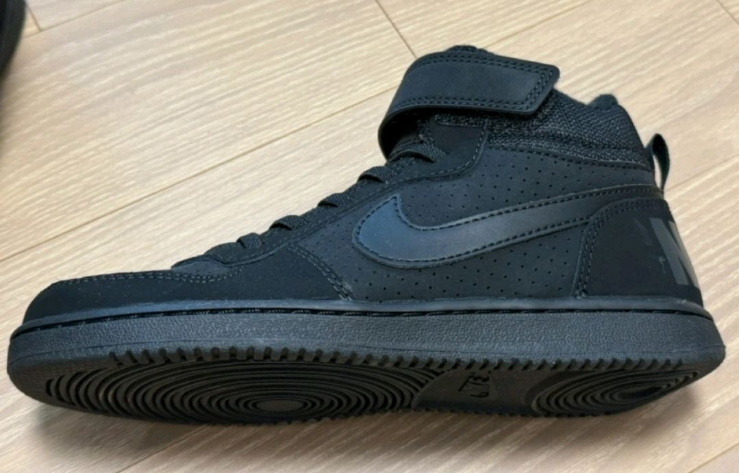 나이키 코트버러우 미드 블랙 2y 210 1번착화--3