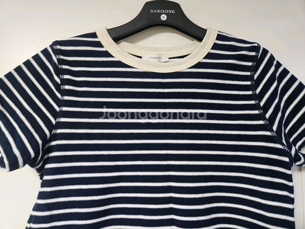 피그먼트 네이비 스트라이프 크롭 반팔티셔츠 편의점 반값 택포 7천원--1