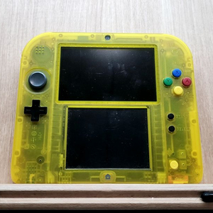 닌텐도 2ds 피카츄 에디션