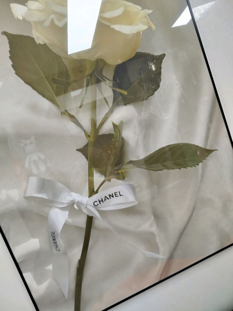샤넬 장미 선물 대형 그림액자 그림 액자 팝아트 인테리어소품 명품그림 명품액자 꽃 곰인형 콜라보 인테리어--1
