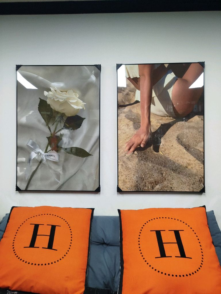 샤넬 해변여인 감성 선물 대형 그림액자 그림 액자 팝아트 인테리어소품 명품그림 명품액자 꽃 곰인형 콜라보 인테리어--2