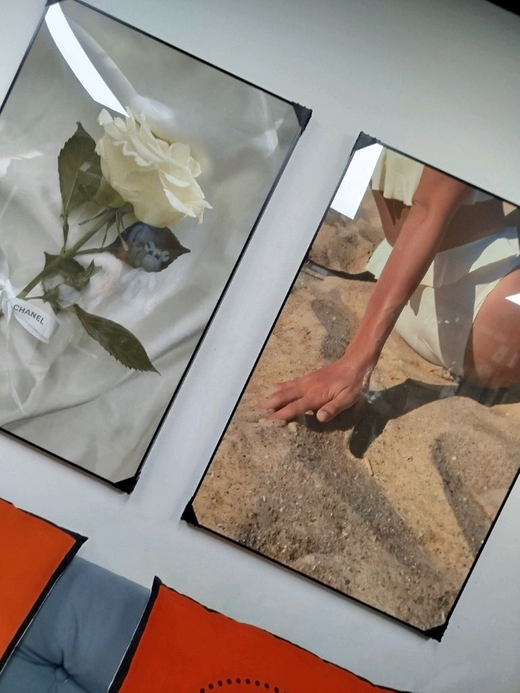 샤넬 해변여인 감성 선물 대형 그림액자 그림 액자 팝아트 인테리어소품 명품그림 명품액자 꽃 곰인형 콜라보 인테리어--8