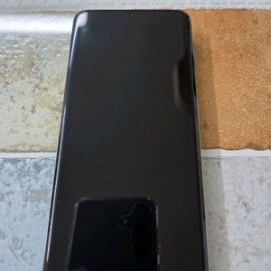 삼성 갤럭시 S20 128GB(색상:코스믹 그레이)팝니다!