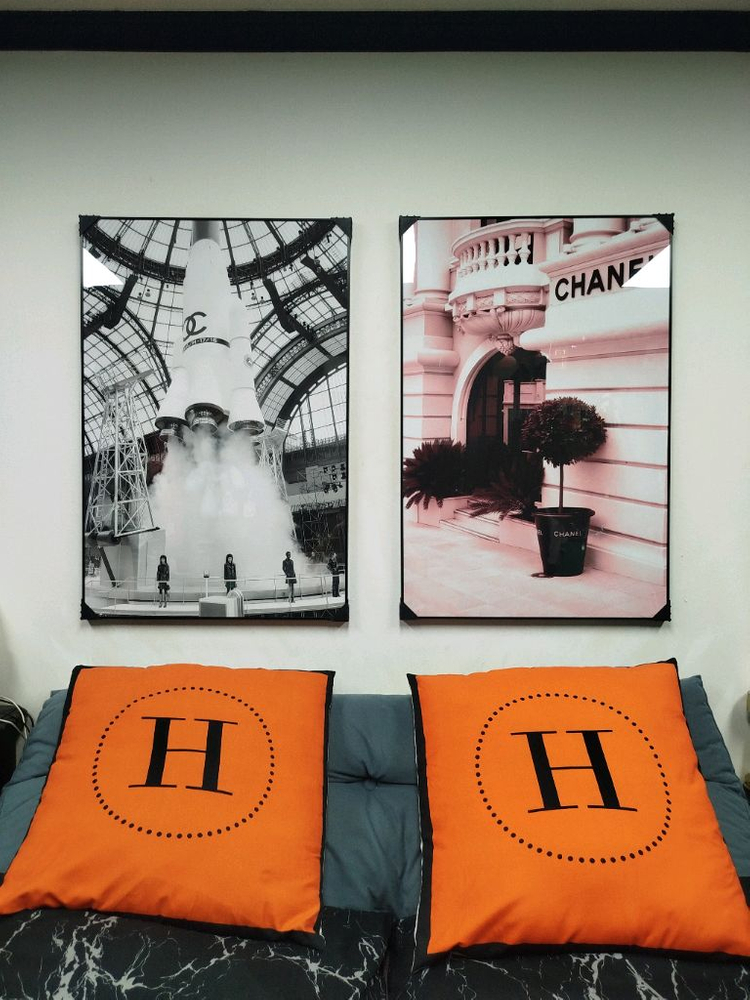 샤넬 우주선 로켓 대형 그림액자 그림 액자 팝아트 인테리어소품 명품그림 명품액자 꽃 곰인형 콜라보 인테리어--2