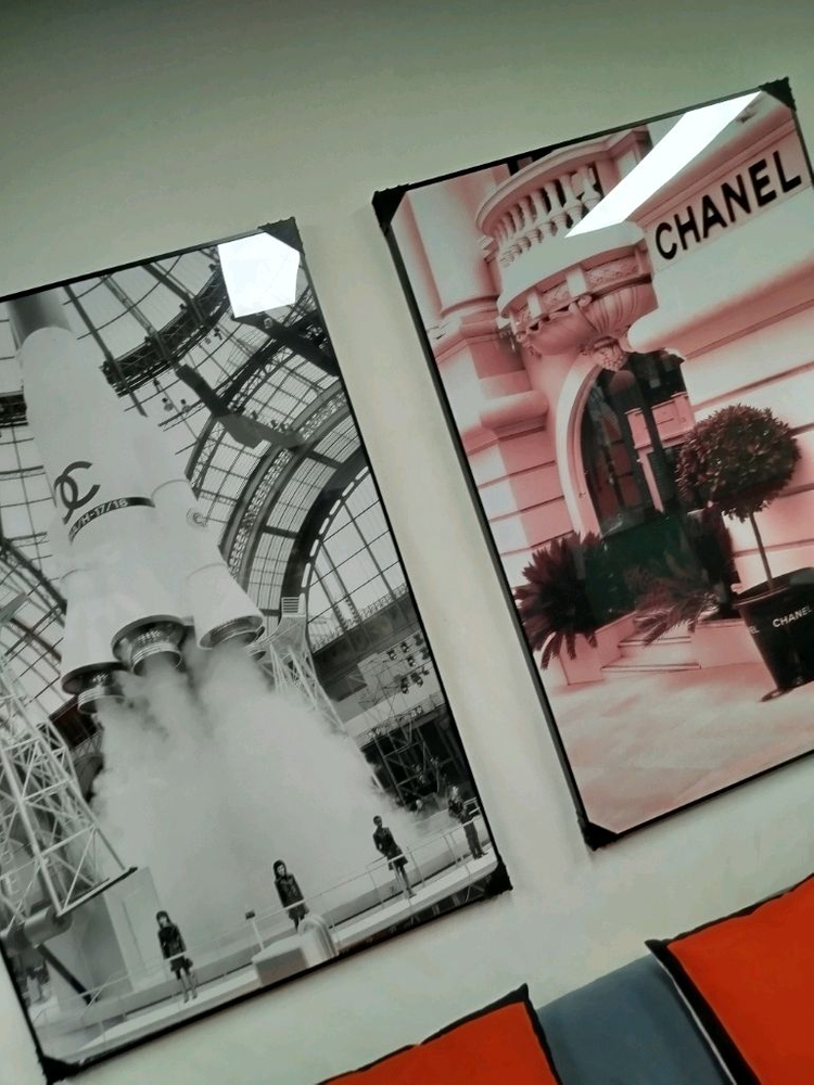 샤넬 우주선 로켓 대형 그림액자 그림 액자 팝아트 인테리어소품 명품그림 명품액자 꽃 곰인형 콜라보 인테리어--4