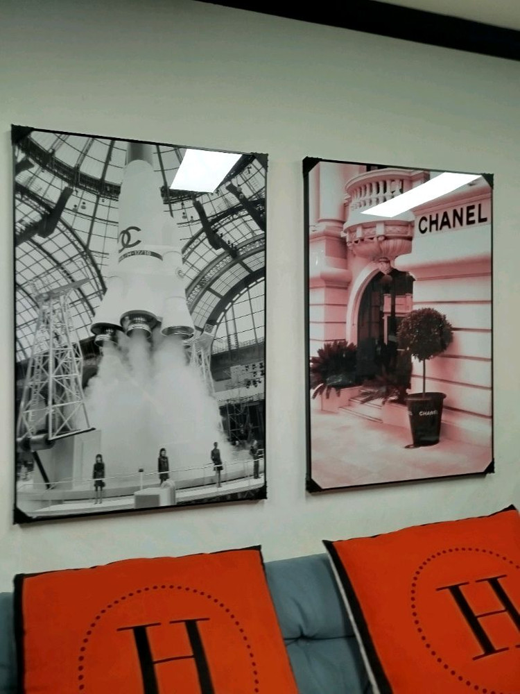 샤넬 우주선 로켓 대형 그림액자 그림 액자 팝아트 인테리어소품 명품그림 명품액자 꽃 곰인형 콜라보 인테리어--8