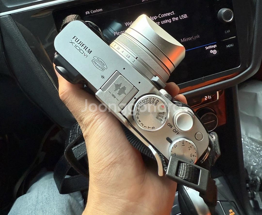 후지필름 X100vi 실버색상 + 가죽 케이스--4