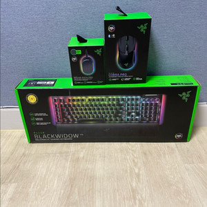 레이저블랙위도우v4키보드+코브라프로+충전독 팔아요