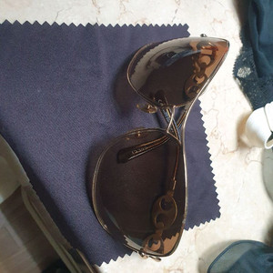 구찌 GG 렌즈 선글라스