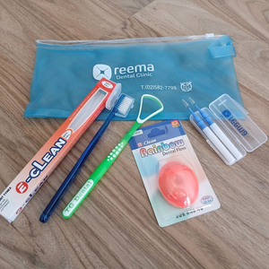 [새것] 구강관리용품 4세트와 혀클리너 2개