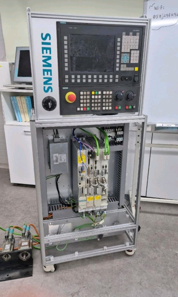 CNC 컨트롤러 및 모터 세트 010 5380 3005 이미지