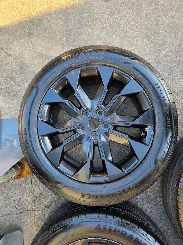 카니발 올뉴 더뉴 KA4 순정 19인치 휠 타이어--1