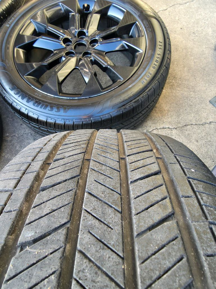 카니발 올뉴 더뉴 KA4 순정 19인치 휠 타이어--5