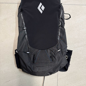 블랙다이아몬드 디스턴스 22 블랙 남자 M사이즈 팝니다.