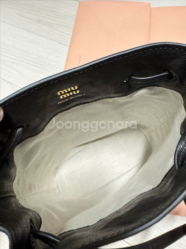 미우미우 나파가죽 미니백--2