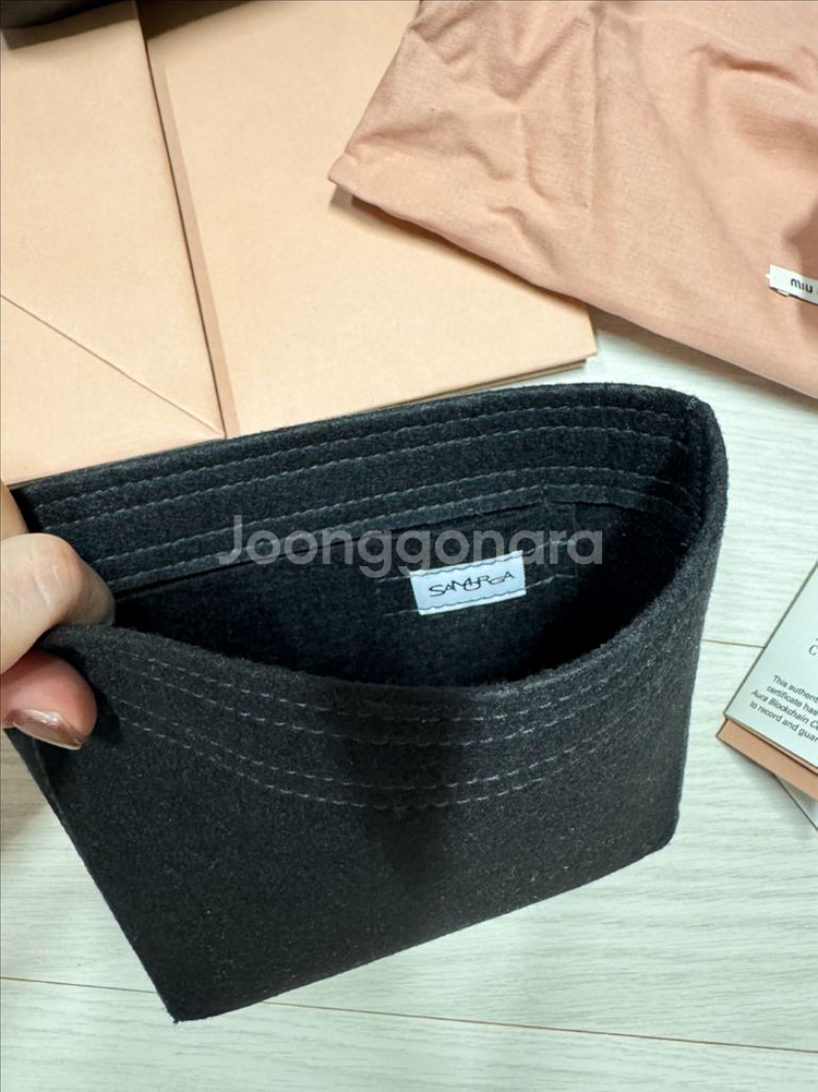 미우미우 나파가죽 미니백--5