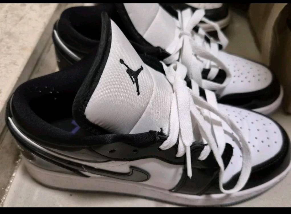 나이키 조던 DV1333-100 흰검 운동화 230mm--1