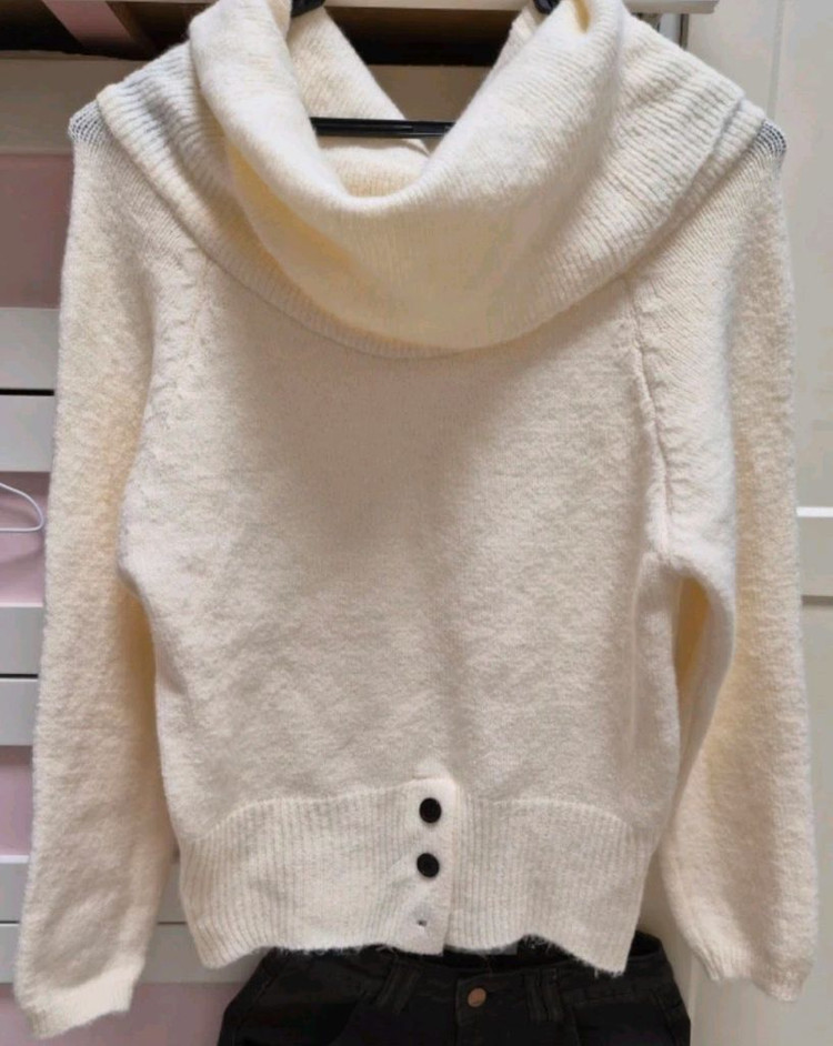 터들넥 니트 상의 ,속바지 스커트 ,나시 일괄.--1