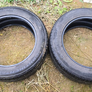 컨티넨탈 255/55R20 타이어 2개 팝니다.