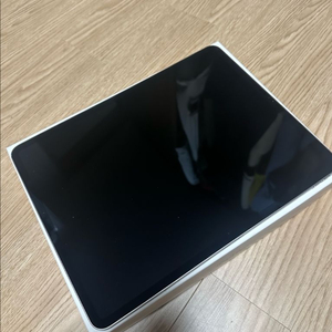 아이패드 프로 12.9형 6세대 Wi-Fi 모델 256GB 스페이스 그레이입니다.