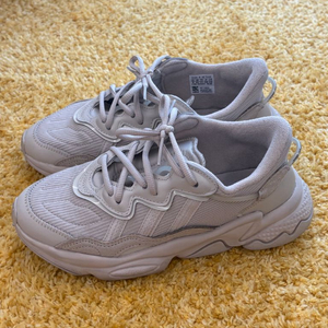 아디다스 오즈위고 베이지 230mm