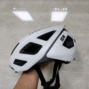 VAN RYSEL 자전거 헬멧 판매 합니다.